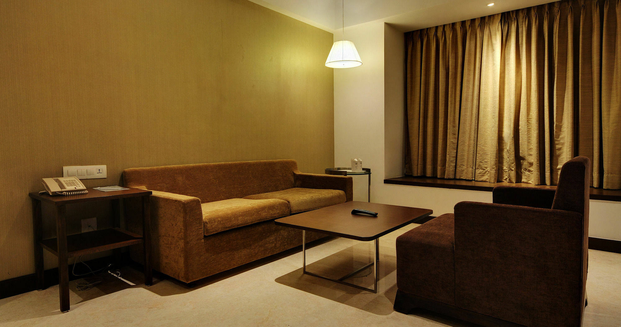 Hotel Platinum Rajkot Bagian luar foto