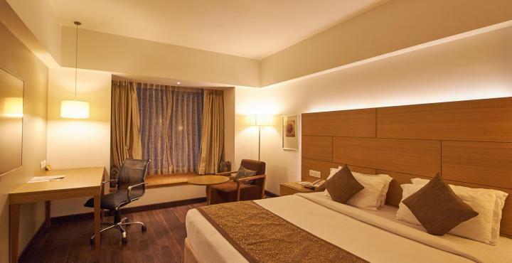 Hotel Platinum Rajkot Bagian luar foto