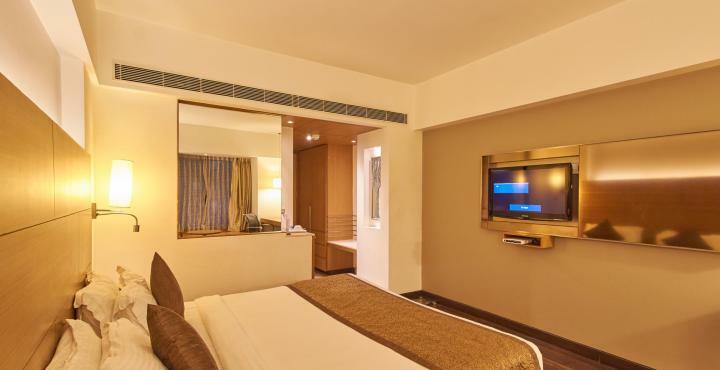 Hotel Platinum Rajkot Bagian luar foto