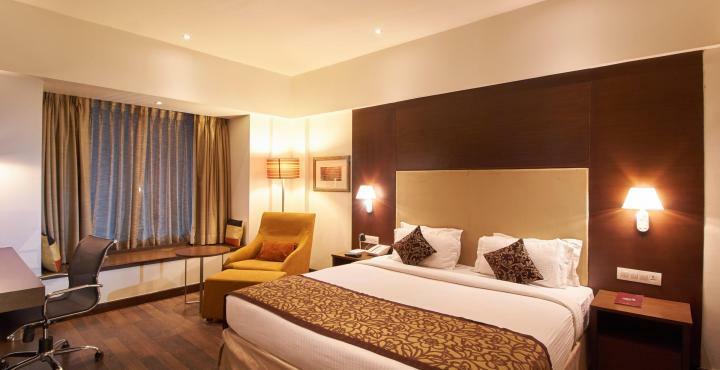 Hotel Platinum Rajkot Bagian luar foto