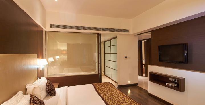 Hotel Platinum Rajkot Bagian luar foto
